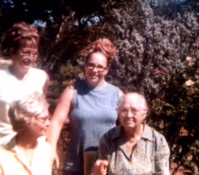 Elaine, Gertrude, granddaughter Pat, and Grossmama, Abilene, September 1971